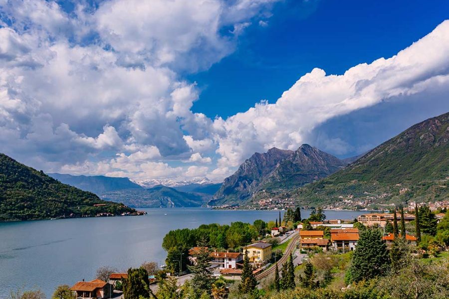 Itinerario per gruppi tra Brescia e Bergamo: vini Franciacorta e tour in barca sul lago d’Iseo